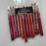 💄أقلام تحديد الشفاه من LAREEN مجموعتين a&b