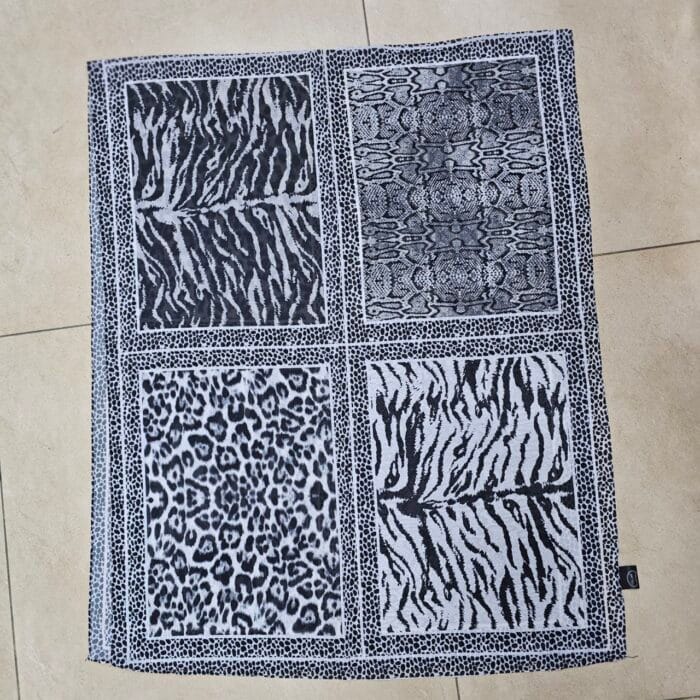 ⁦شال جورجيت خامة ثقيلة تايجر متوفر ذهبي و الفضي⁩ - الصورة ⁦2⁩