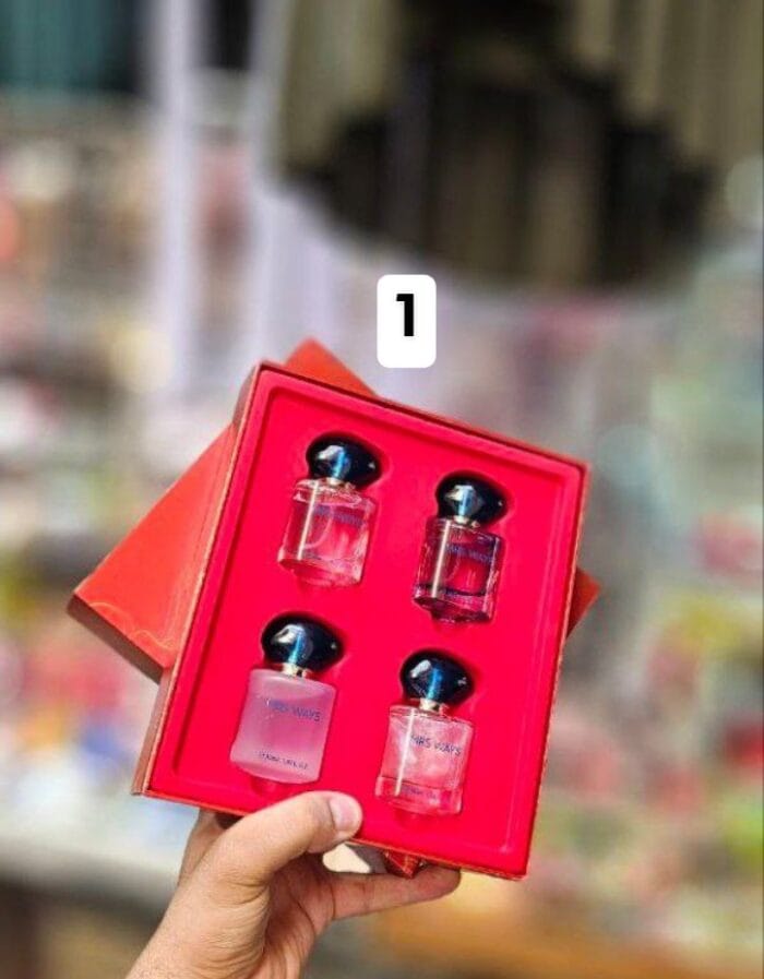 ⁦بوكس عطور أنيق يحتوي على 4 عطور مختلفة (30ml لكل واحدة)⁩ - الصورة ⁦2⁩