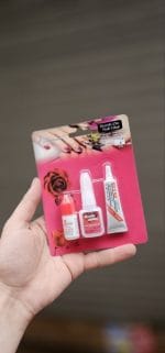 ⁦مجموعة لاصقات اظافر و رموش⁩ - الصورة ⁦3⁩