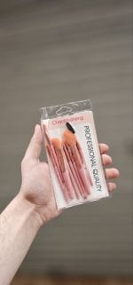 ⁦فراشي مكياج حجم صغير⁩ - الصورة ⁦4⁩